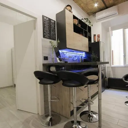 Elegant In Inner At Vatican - Netflix And Optical Fiber Apartamento